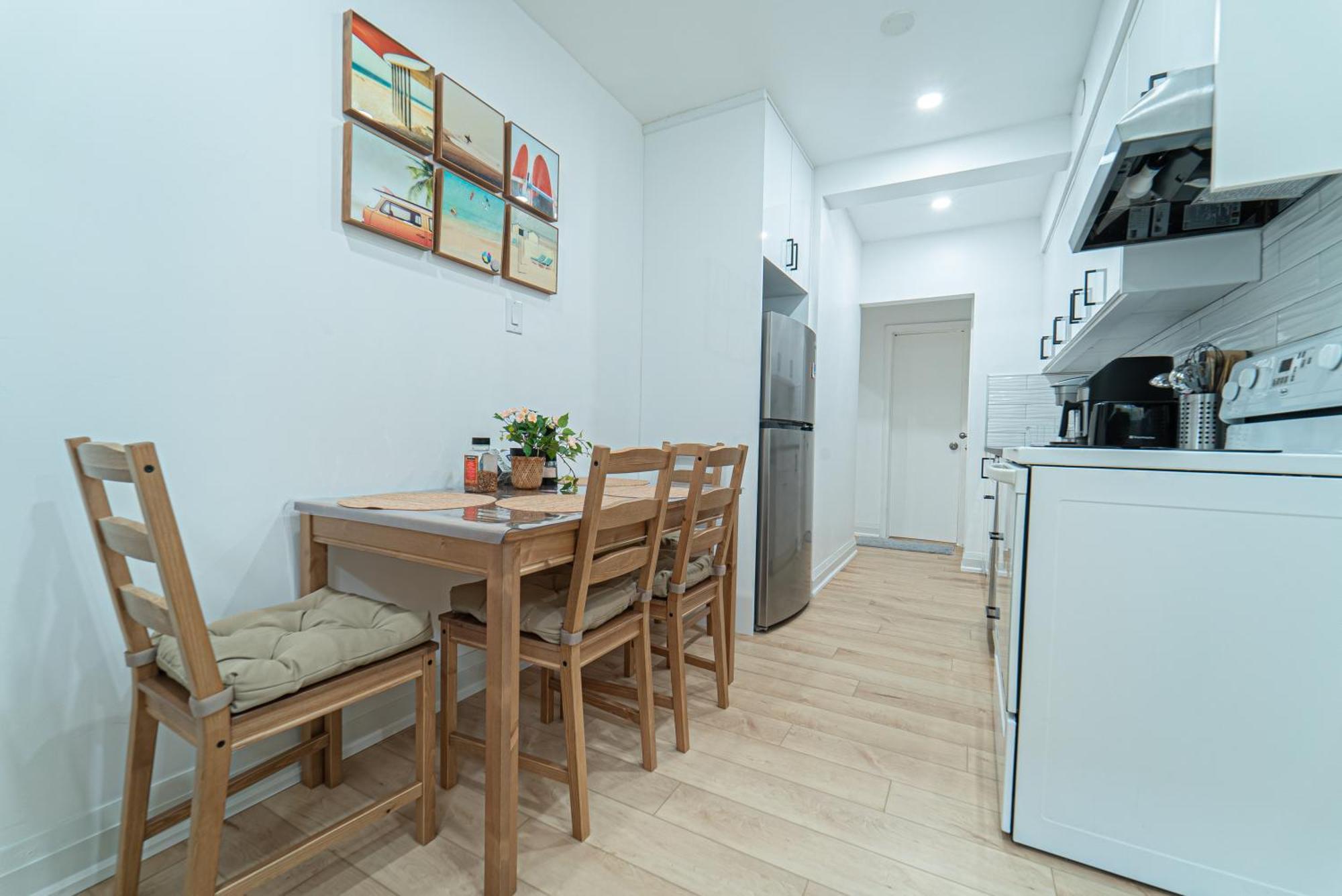 Quiet & Comfortable Double Private Room, Free Parking Торонто Екстериор снимка